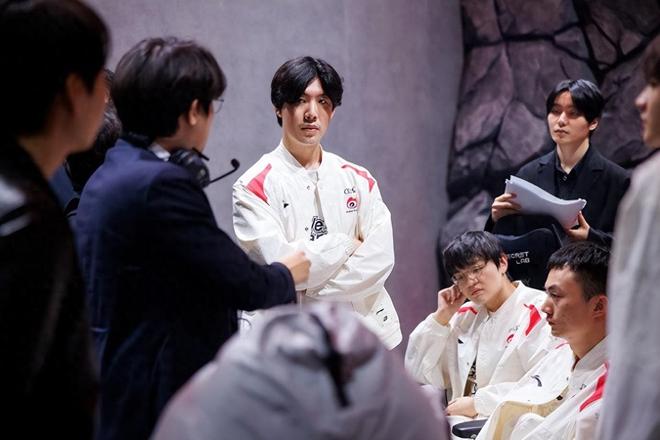 應被視為足 應被視為足